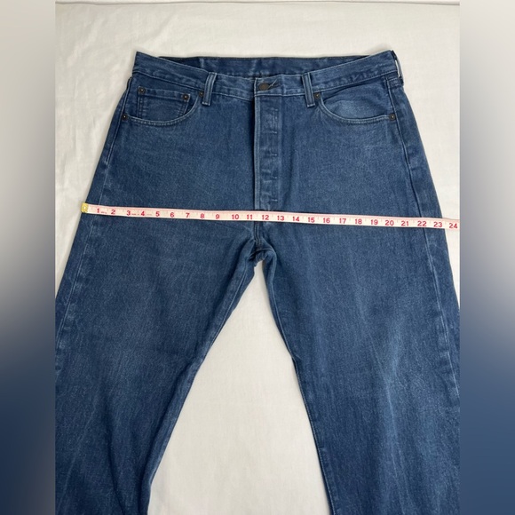 Levis 501 Jeans Mens Size 38X30 Blue Button Fly Black Tab Straight Leg Denim - Picture 8 of 10
